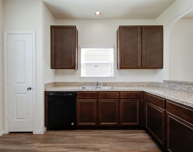 10410 Solitude Way - Photo Thumbnail 15