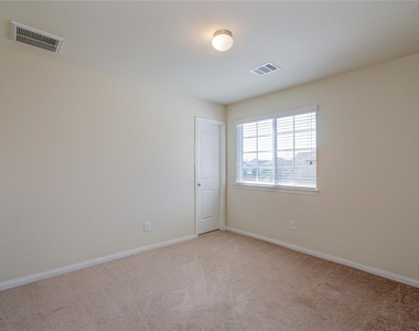 10410 Solitude Way - Photo Thumbnail 32