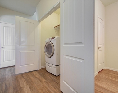 10410 Solitude Way - Photo Thumbnail 24