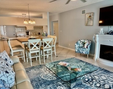 60 Pelican Street W - Photo Thumbnail 10