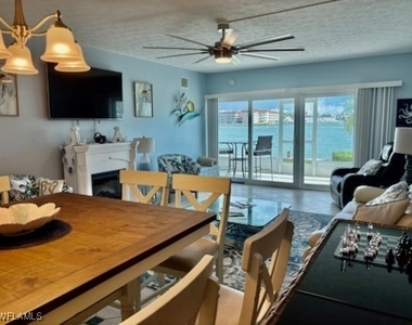 60 Pelican Street W - Photo Thumbnail 8