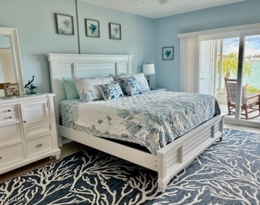 60 Pelican Street W - Photo Thumbnail 12