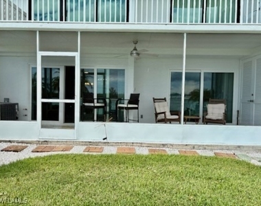 60 Pelican Street W - Photo Thumbnail 17