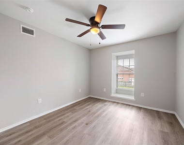 9711 Linkmeadow Lane - Photo Thumbnail 2