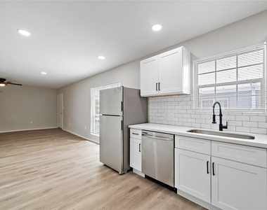 9711 Linkmeadow Lane - Photo Thumbnail 3