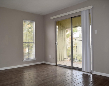 5625 Antoine Drive - Photo Thumbnail 1