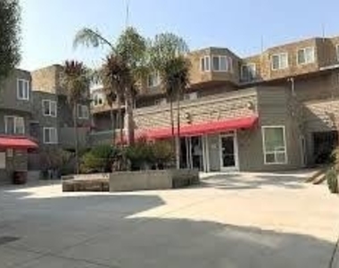1227 Hampshire St - Photo Thumbnail 2