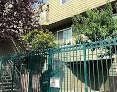 1227 Hampshire St - Photo Thumbnail 3