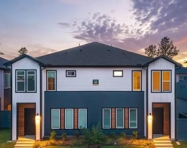 33200 Forest W St - Photo Thumbnail 1