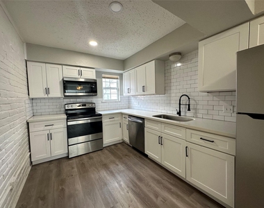 9711 Linkmeadow Lane - Photo Thumbnail 6