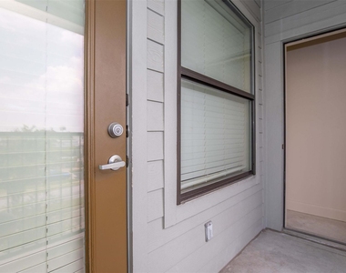 2930 Plum Creek Lane - Photo Thumbnail 10