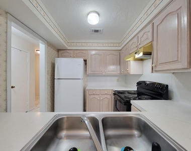 1815 Country Village Boulevard - Photo Thumbnail 27