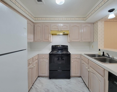 1815 Country Village Boulevard - Photo Thumbnail 32