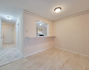 1815 Country Village Boulevard - Photo Thumbnail 23