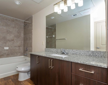 2930 Plum Creek Lane - Photo Thumbnail 9