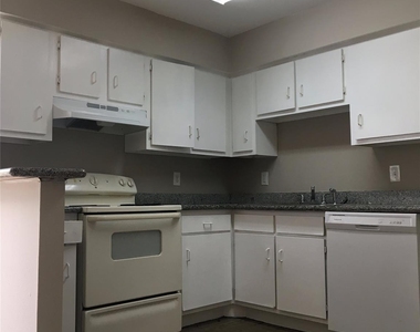 5625 Antoine Drive - Photo Thumbnail 9