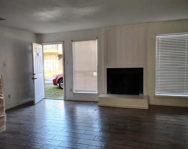 5625 Antoine Drive - Photo Thumbnail 10