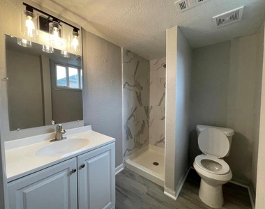 9711 Linkmeadow Lane - Photo Thumbnail 13