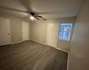 9711 Linkmeadow Lane - Photo Thumbnail 15