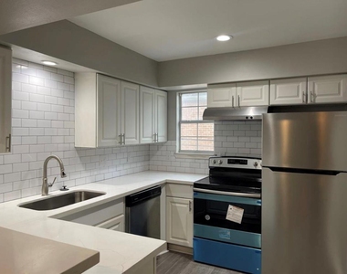 9711 Linkmeadow Lane - Photo Thumbnail 2