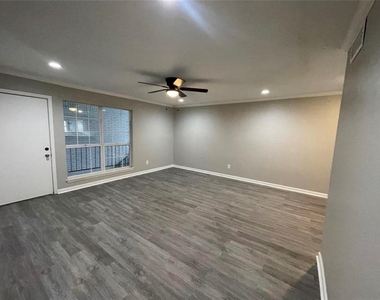 9711 Linkmeadow Lane - Photo Thumbnail 4