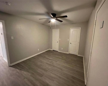 9711 Linkmeadow Lane - Photo Thumbnail 18