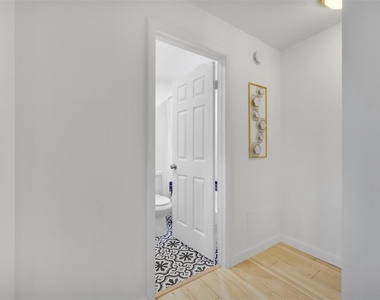 2900 Lichen Lane - Photo Thumbnail 13
