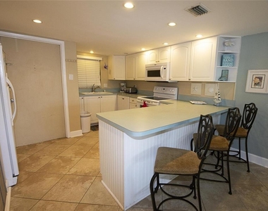 1571 S Atlantic Avenue - Photo Thumbnail 6