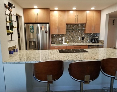 1571 S Atlantic Avenue - Photo Thumbnail 7