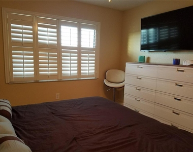 1571 S Atlantic Avenue - Photo Thumbnail 4