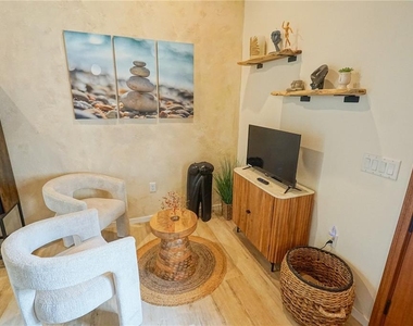 229 E 6th Avenue - Photo Thumbnail 55