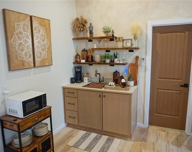 229 E 6th Avenue - Photo Thumbnail 64