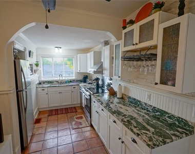 229 E 6th Avenue - Photo Thumbnail 13