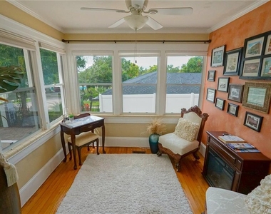 229 E 6th Avenue - Photo Thumbnail 4