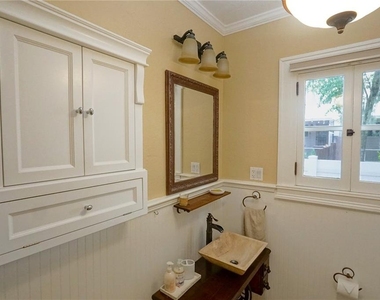 229 E 6th Avenue - Photo Thumbnail 20