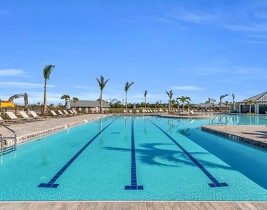 14214 Heritage Landing Boulevard - Photo Thumbnail 67
