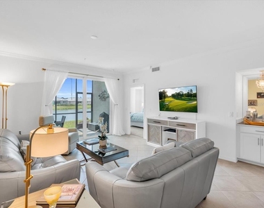 14214 Heritage Landing Boulevard - Photo Thumbnail 11