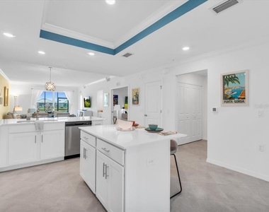 14214 Heritage Landing Boulevard - Photo Thumbnail 18