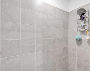 14214 Heritage Landing Boulevard - Photo Thumbnail 29
