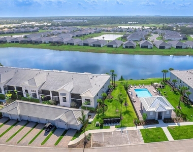 14214 Heritage Landing Boulevard - Photo Thumbnail 3