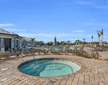 14214 Heritage Landing Boulevard - Photo Thumbnail 69