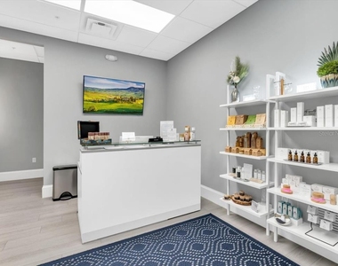 14214 Heritage Landing Boulevard - Photo Thumbnail 63