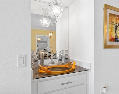 14214 Heritage Landing Boulevard - Photo Thumbnail 13