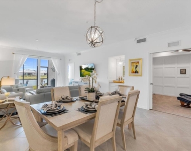 14214 Heritage Landing Boulevard - Photo Thumbnail 15