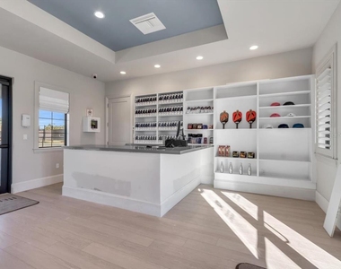 14214 Heritage Landing Boulevard - Photo Thumbnail 76