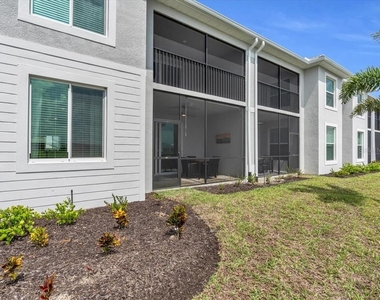 14214 Heritage Landing Boulevard - Photo Thumbnail 41