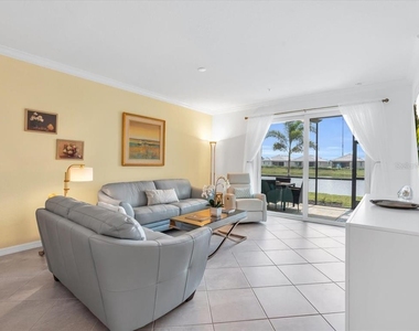 14214 Heritage Landing Boulevard - Photo Thumbnail 12