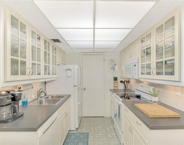 6114 43rd Street W - Photo Thumbnail 4