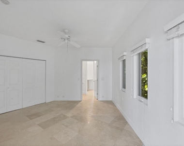 5801 Gulf Of Mexico Drive - Photo Thumbnail 16