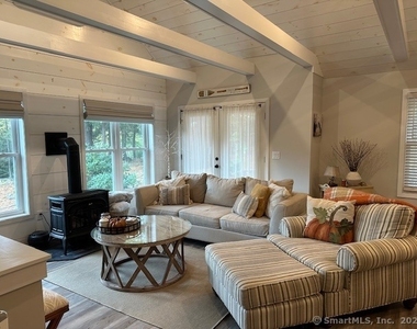 880 Wakefield Boulevard - Photo Thumbnail 6
